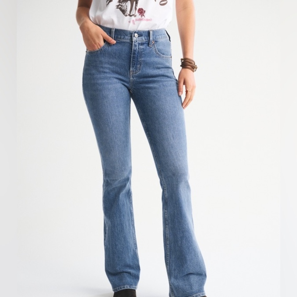 Abercrombie & Fitch Mid Rise Bootcut Flare Jean size 33 Long